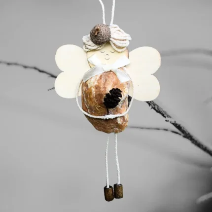 Handmade-shell-ornament-a-perfect-gift-for-the-seashell-lovers